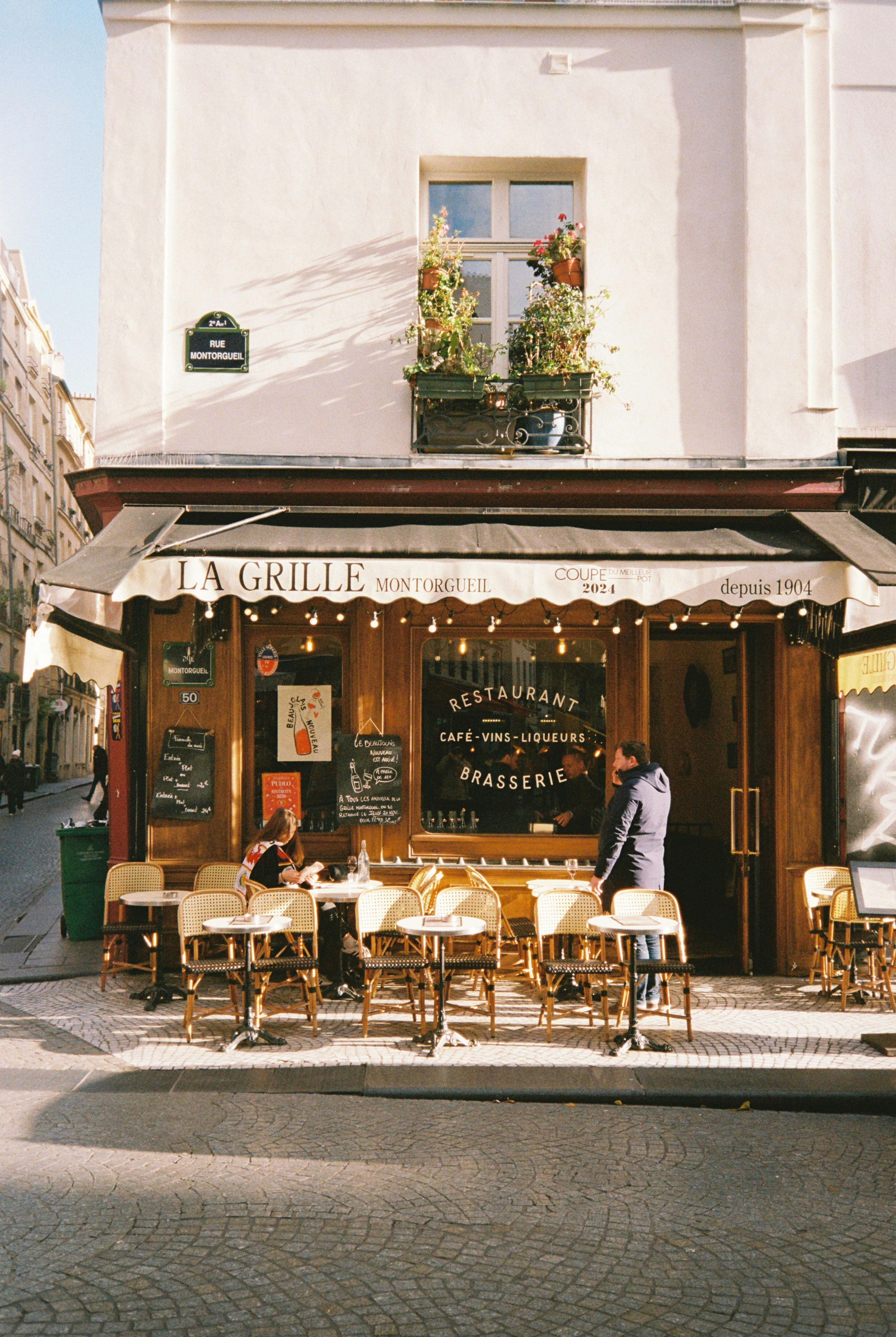 Opening a Restaurant in Paris: Top 10 Mistakes (2026 Guide for Foreign Brands)